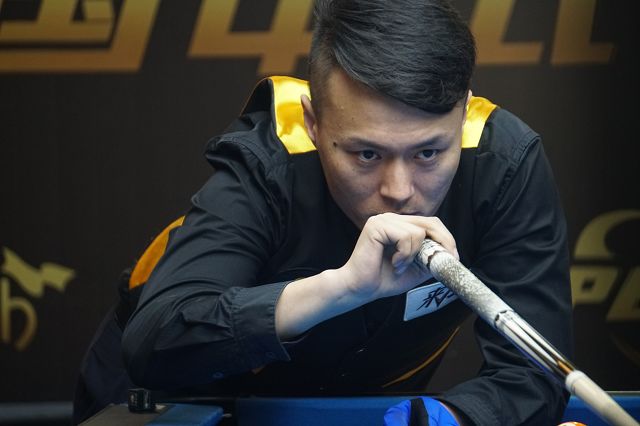 餐饮借助球 餐饮借助球